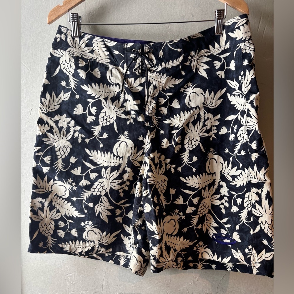 Patagonia NWT Black and White Board Surf Trunks Long